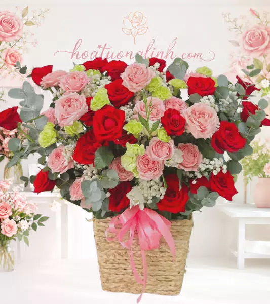 Giỏ hoa hồng đỏ hồng cẩm chướng xanh giỏ đan cói