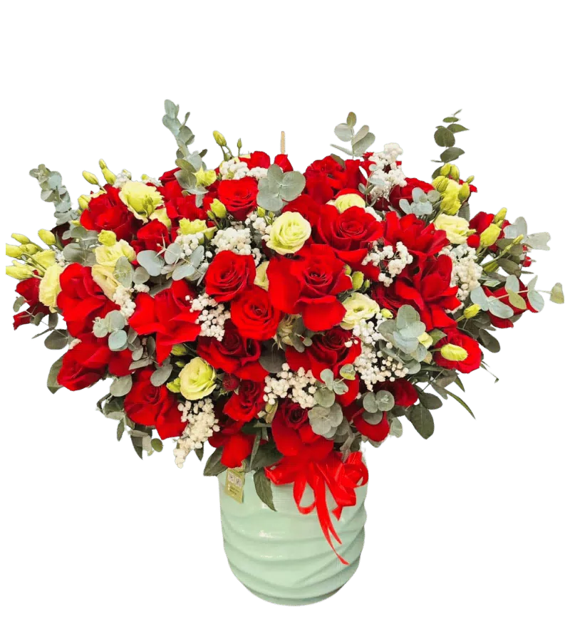 Giỏ hoa hồng đỏ lisianthus vàng nhạt bình xanh