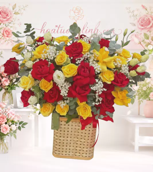 Giỏ hoa hồng đỏ vàng trắng giỏ nan tre 2