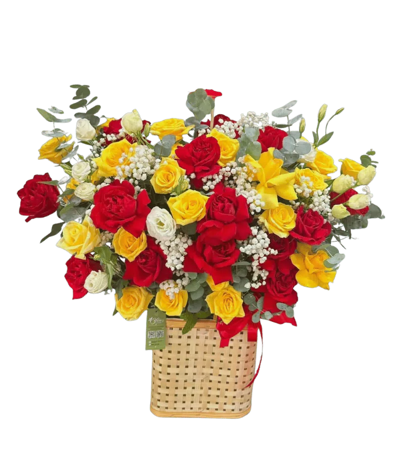 Giỏ hoa hồng đỏ vàng trắng giỏ nan tre