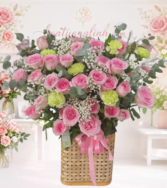 Giỏ hoa hồng phấn cẩm chướng xanh giỏ nan tre