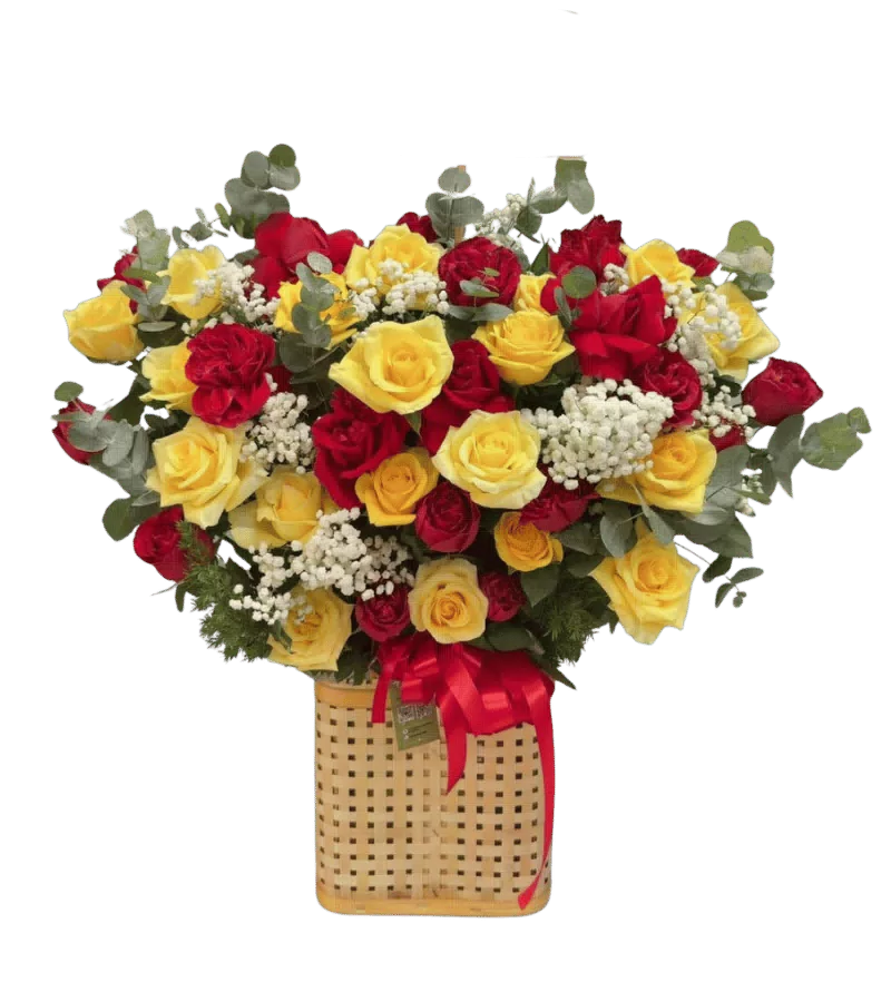 Giỏ hoa hồng vàng đỏ giỏ nan vuông
