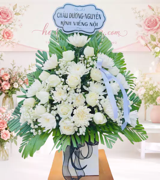 Lẵng hoa tang lễ hồng trắng cúc trắng có bảng kính viếng